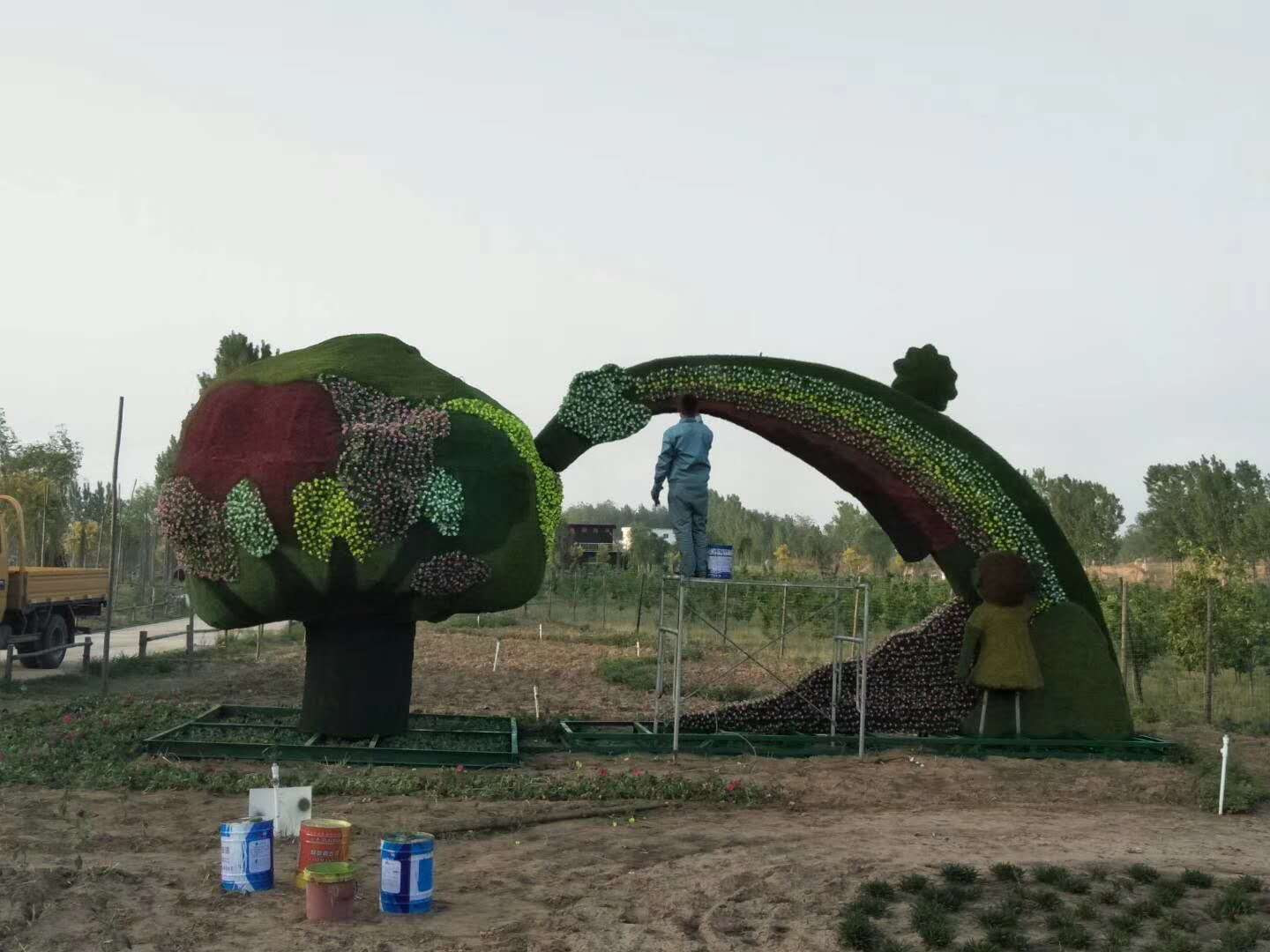成都真植物立體景觀主題創(chuàng)意綠雕造型制作